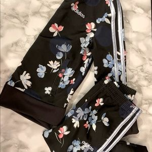 ♻️ Adidas Floral Track Suit - 3T